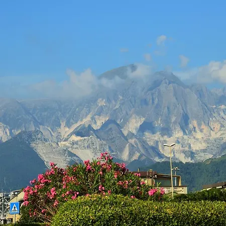 Casa Lia Villa Marina Di Carrara Exterior photo