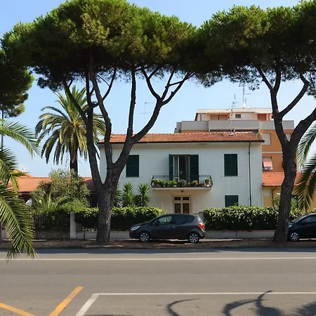 Casa Lia Villa Marina Di Carrara Exterior photo