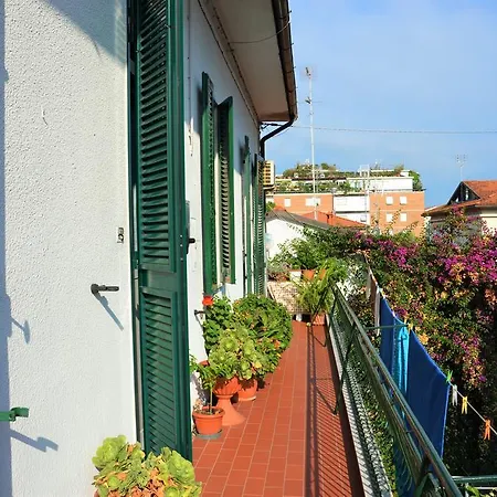 Casa Lia Villa Marina Di Carrara Exterior photo